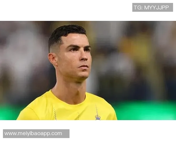 足球明星打耳洞的背后原因与时尚潮流的结合探讨